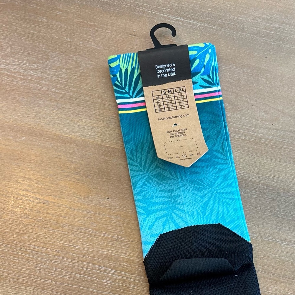 The Sock Crew Height Cushion Printed Unisex Socks Kauai Hawaii, S/M - Picture 3 of 5